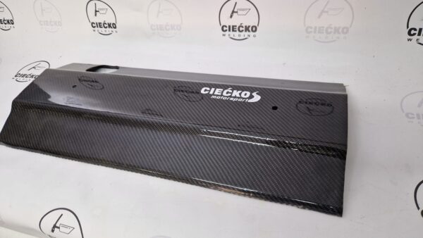 Pokrywa silnika BMW M50 wykonana z włókna węglowego